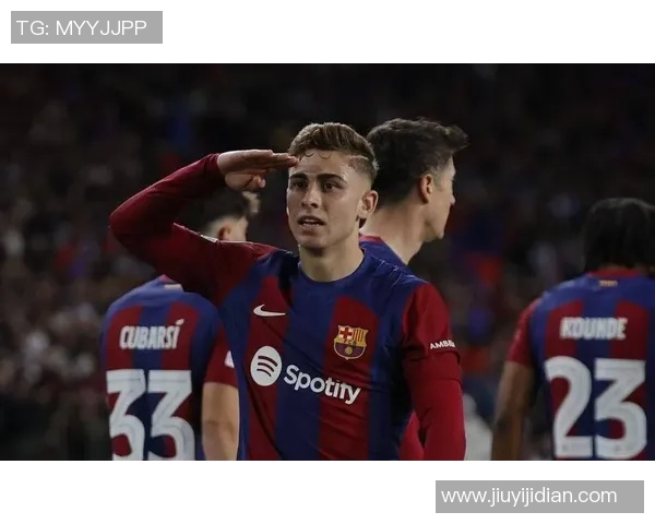 马丁内斯的传奇人生与足球事业：从球场新星到战术大师的蜕变之路